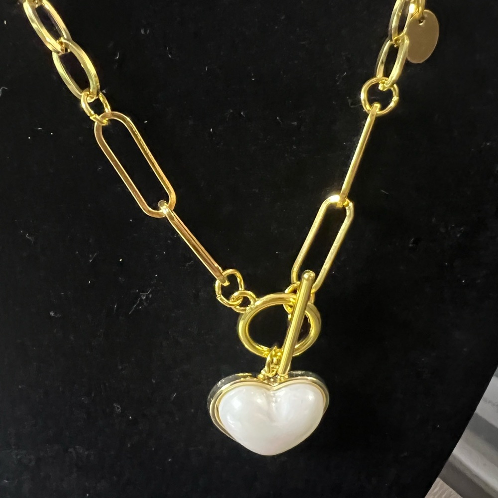 Gold plated stainless steel white Heart Pendant Necklace 18” women’s - Picture 2 of 3